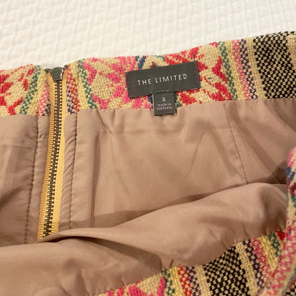 The Limited tribal print mini skirt. Sz 8 - Picture 2 of 3